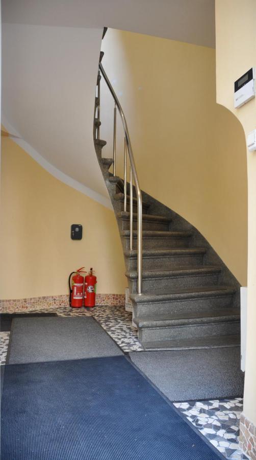 Riga City Center Quiet Apartment With Free Private Parking Eksteriør bilde